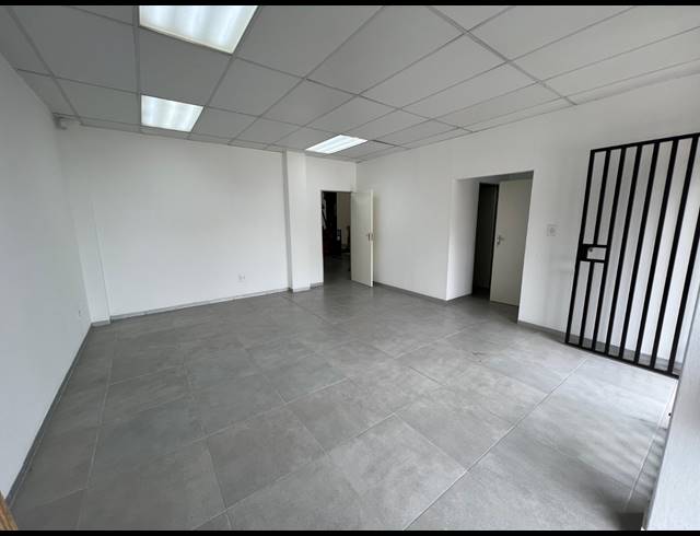 363M² WAREHOUSE TO LET IN OLIVEDALE
